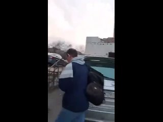 free в уфе школьная учительница спасла девочку от мужчины напавшего на неё в подъезде вскоре преступник напал на ещё одну hd