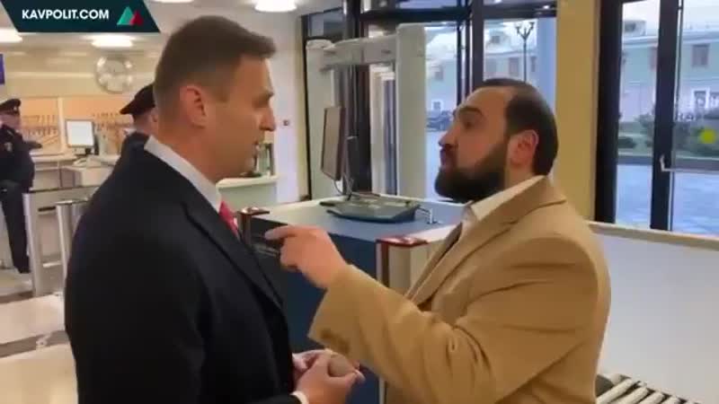 free навальный вы болтун и балабол вы как трус не убегайте вглядитесь в лицо попа глазки и страх на физиономи hd