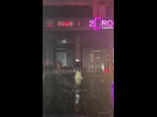 free вчера у московского ночного клуба девушка отсосала у рандомного парня за коктейль hd