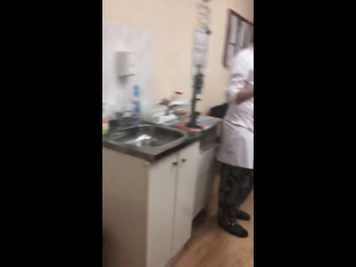 free в одессе нетрезвая полицейская начала обнажиться в ходе медосмотра hd