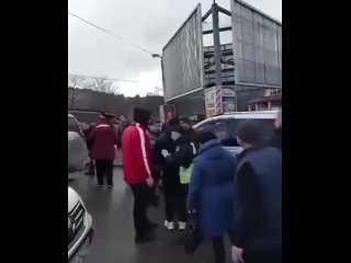 free в селе верховина местные отбили у банды военкомов зеленского мужчину которого те пытались похитить и отправить на hd
