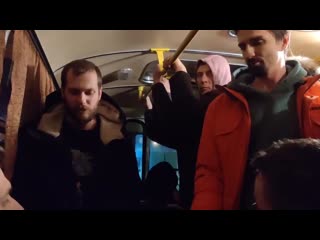 free видеообращение от задержанных в москве 31 января находящихся до сих пор в одном из холодных автозаков уже более 40 hd