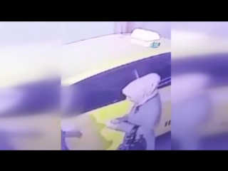 free появилось видео на котором смертница садится в такси чтобы доехать до центра бурсы где вчера был совершён теракт hd