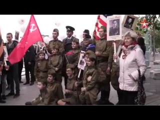 free более 500 человек прошли в марше бессмертный полк в нью йорке hd