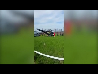 free появилось видео извлечения разбившегося вертолета из озера в ленобласти hd