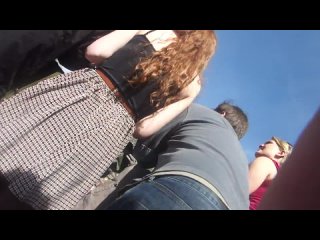 free под юбками у девочек на марафоне молоденькие хороший вид трусики киски попки hd