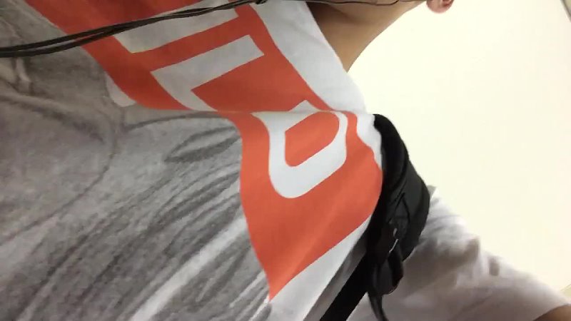 free под юбкой на эскалаторе молоденькая девочка ничего не подозревает без палева белые трусики студентка hd