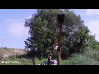 free кататся на тарзанке привязаной к трактору не всегда безопасно hd