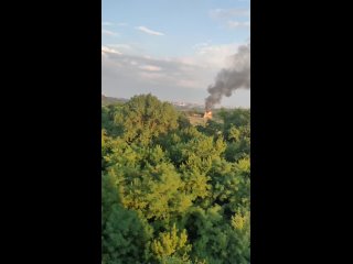free не прекращается обстрел донецка прямое попадание в жилой дом на улице островского 48 на азотном куйбышевский район hd