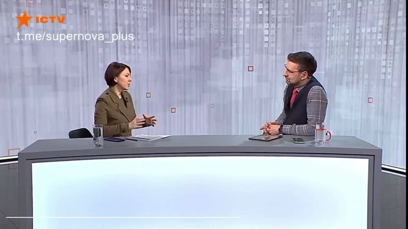 free это анна маляр зам министра обороны украины лично у меня такое ощущение что это существо живет в другом мире ну и hd