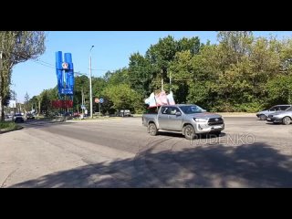 free в днр несмотря на непрекращающиеся обстрелы автолюбители провели автопробег в честь дня государственного флага такое hd