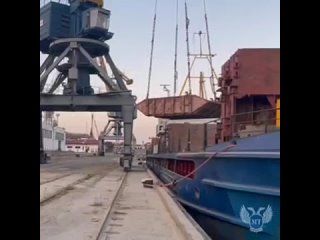 free судно груженное ячменем вышло из мариупольского морпорта очередная партия зерновых а это 1300 тонн груза была hd