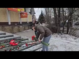 free донецк микрорайон текстильщик вчера здесь случился очередной подлый удар киевского режима очень много погибших и hd