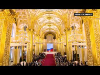 free специальный экземпляр конституции и знак президента установили на специальной подстае подписаться на смотри t hd