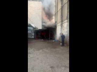 free знаменитый овощной рынок рамаллы сгорел после того как он загорелся от гранат со слезоточивым газом сообщается пожар hd