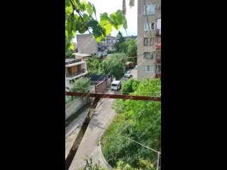 free а это опять киев где сотрудники террористы тцк молодые запихивают мужчину в микроавтобус похищение средь бела дня hd