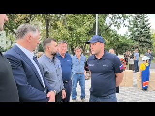 free заслуженно и справедливо что теперь в мариуполе появился памятник строителям восстановителям открыли его вместе с hd