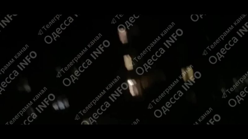 free серия мощных взрывов в одессе не менее 3 прилетов гераней местные паблики сообщают что российские ударные беспилотник hd