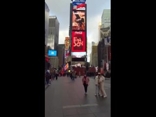 free в соцсетях распространяется видео с рекламой службы по контракту в вс рф размещенной на таймс сквер в нью йорке hd