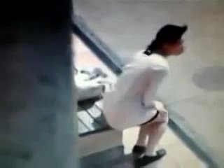 free девушка технично накакала на останое видео с камеры наблюдения hd