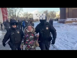 free мария андреева наши парни на фронте рвут жопы за эту власть а она эта власть задерживает жену мобилизованного hd