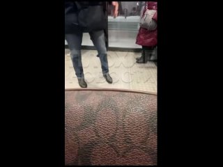 free в янао пьяный зожник напал на девушек в теплой останое за то что они дымили электронкой hd
