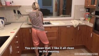 free mom трахнул чужую жену секс с чужой женой свингеры генгбэнг генг бенг wife swap hd