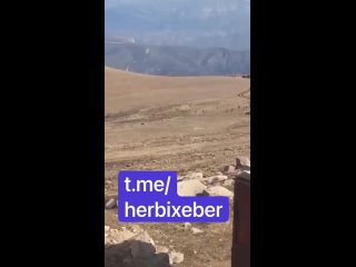 free азербайджанские вс сносят позиции армянских вс на границе сообщают что кадры из кельбаджарского районе на границе hd