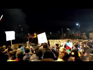 free несмотря на поздний час участники акции протеста на дороге шуша ханкенди не торопятся расходиться hd