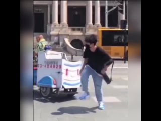 free хорошая лунная походка теперь ждем лунное ползанье с гипсом hd