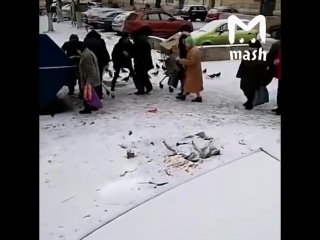free пенсионеры в очереди за просрочкой у помойки в серпухове mp4 720p mp4 hd