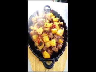 free г о в у р м аэто сочная баранина с овощами и картофелем с еанина мясо очень сытное поэтому к блюдам из неё мы hd