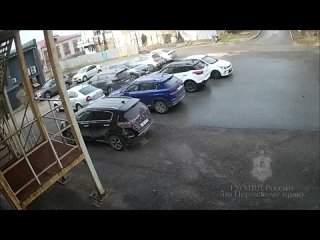 free полицейские в пермском крае для задержания наркозакладчика вплавь преодолели реку hd