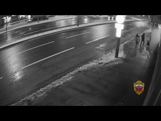 free полицейские москвы уличили двоих приятелей в краже имущества и денег у знакомого после застолья hd