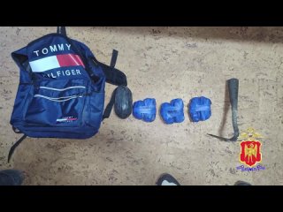 free полицейские донецкой народной республики изъяли более 85 кг молодые у жительницы столицы региона hd
