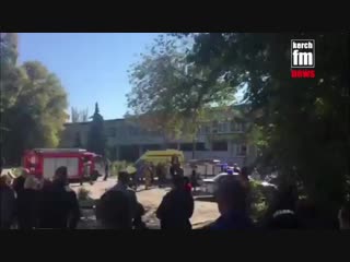 free взрыв произошел в столовой колледжа именно поэтому там так много жертв перевозить пострадавших помогают обычные hd