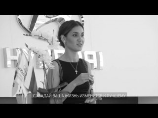 free кажется люди стали забывать что покупка автомобиля это настоящий праздник сотрудники челябинского автосалона hyundai hd