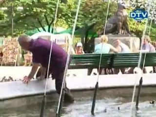 free голые и смешные фото у фонтана культура и психология секса hd