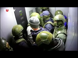 free в сеть слили видео с камеры наблюдения из лифта в одном из домов площади перемен ролик был снят 15 ноября когда hd