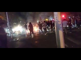 free в столице ирана сегодня снова жарко в стране уже вторую неделю не утихают протесты из за того что полиция нравов hd