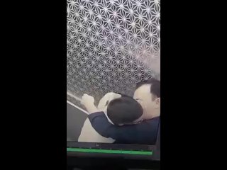 free мужчины целуются в лифте ночного клуба в астане 19072023144756 mpeg 4 360p mp4 hd