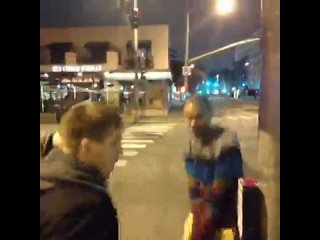 free пухлый лузер как то предложил своему другу игроку в покер заняться групповым сексом с его женой и ее подругой hd