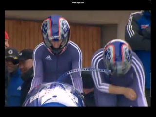 free у спортсменки порвался костюм прямо во время старта hd