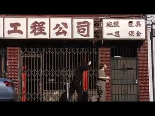 free маньяк с ложкой или ужасно медленный убийца с крайне неэффективным оружием hd