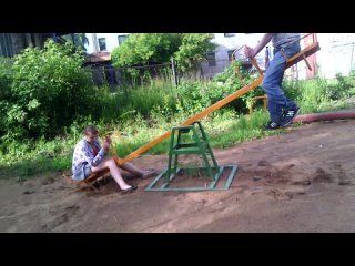 free качаюсь на качели с сережей и со своей сестрой ариной hd