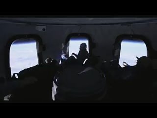 free миллиардер джефф безос и компания в невесомости на борту космического корабля new shepard hd