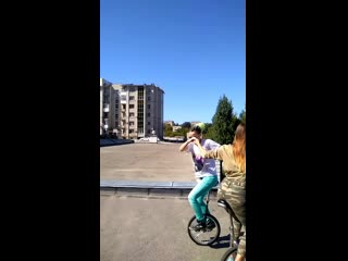 free чудесная тренироа с лерочкой начинающей унициклисткой hd