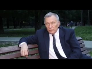 free срочно приставьте ему охрану золото а не человек hd