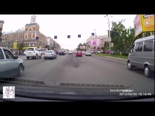 free реальные жестокие молодые уличные драки драка в метро с мусором нокауты массовые драки hd