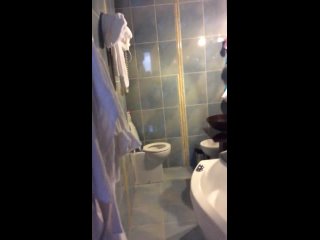 free спальня и ванная в люксе отеля тропикана hd